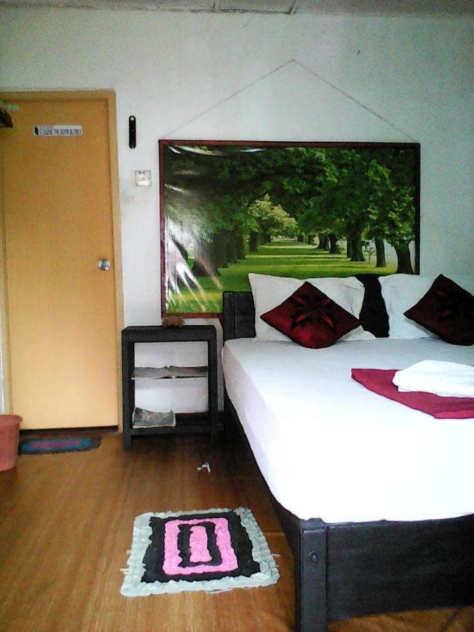 Lotus Inn Tourist Resort Дамбулла Екстер'єр фото
